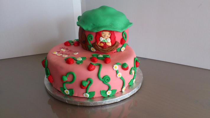 28 cake design charlotte aux fraises 2